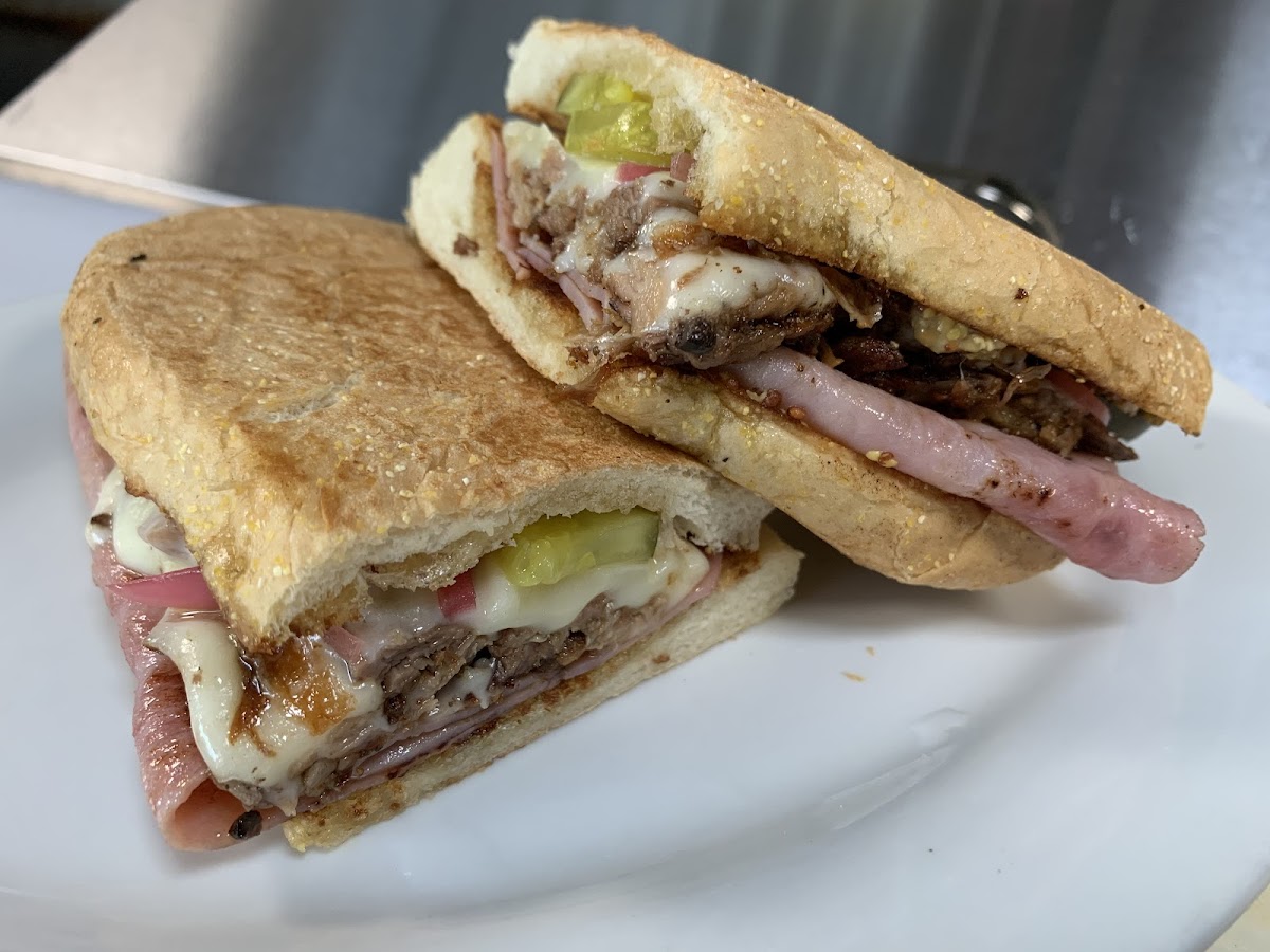 Pupuseria Josellin Food Truck